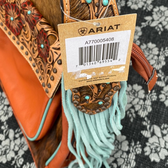 New! Women's Ariat GENUINE LEATHER CLUTCH WALLET w/ Floral tooling Calf hai